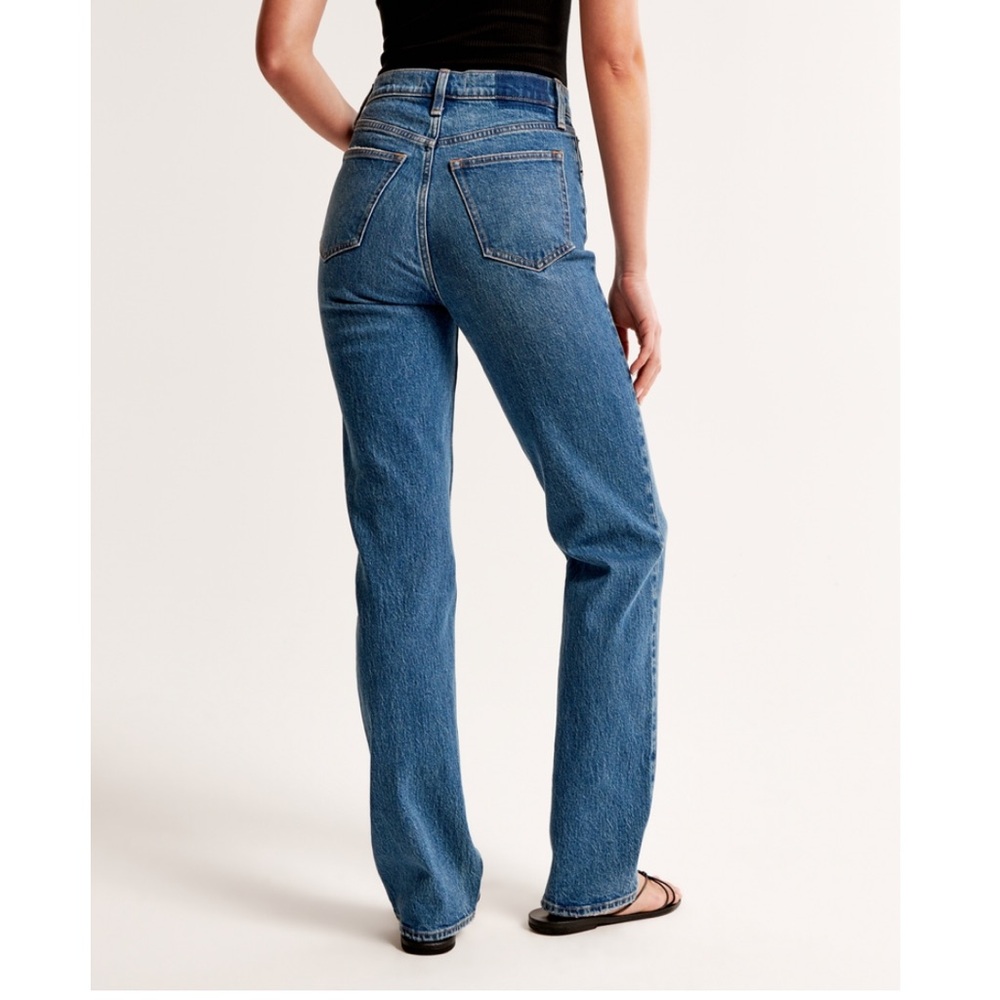 Abercrombie 90’s high rise straight jeans 24